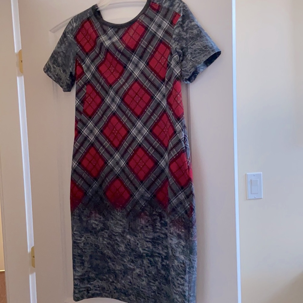 Checkered midi dress in size 42, made in Turkey
